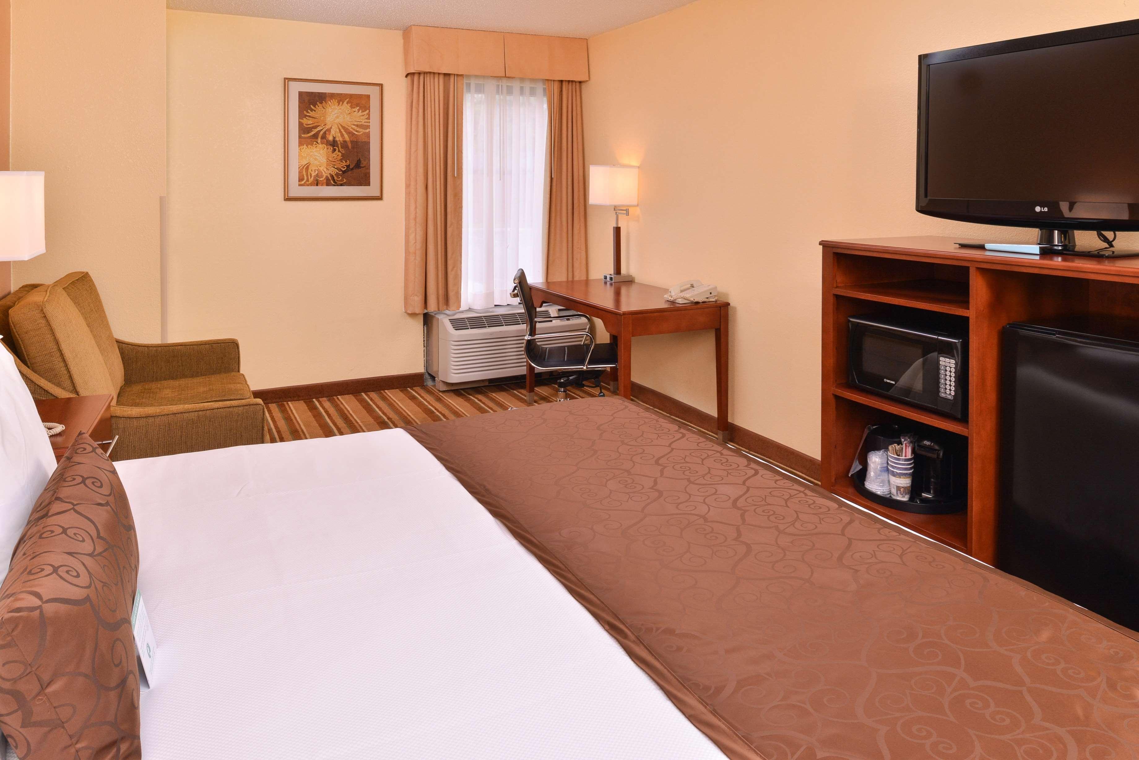 Best Western Plus Richmond Sandston Exterior foto