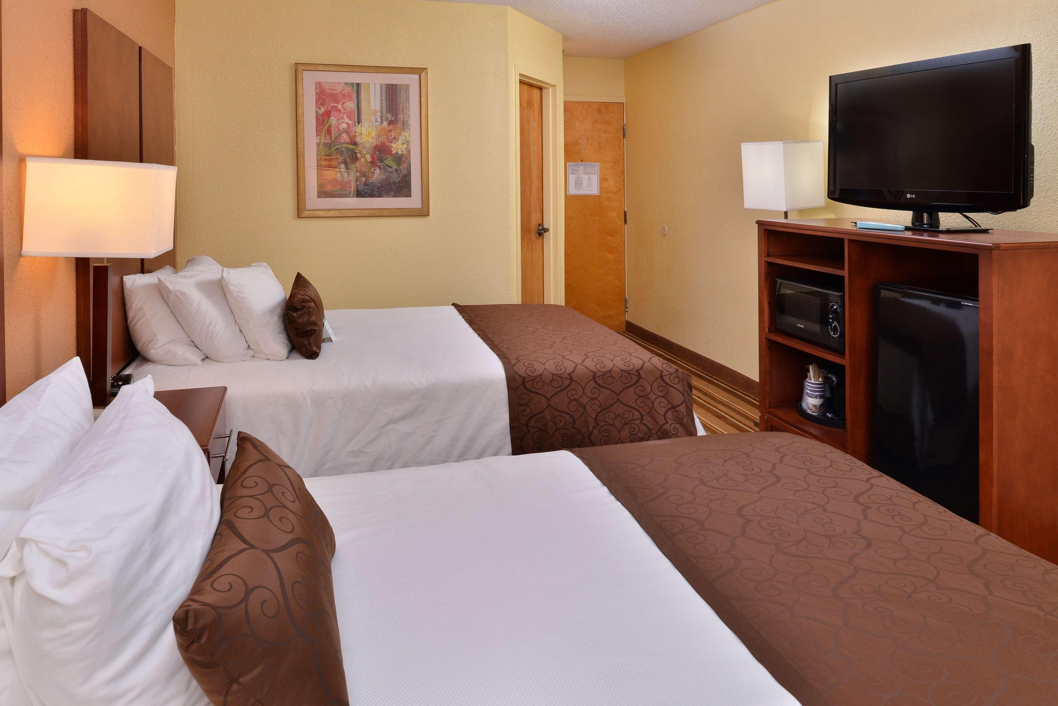 Best Western Plus Richmond Sandston Exterior foto